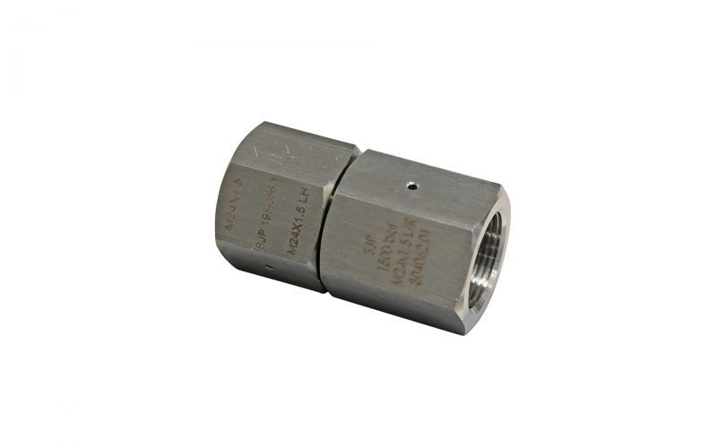 Sleeve 1500 bar, M24 inner thread x M24 inner thread