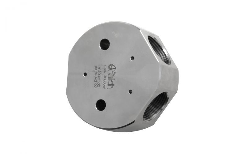 Distributor 3000 bar, 3 x M30 İç Dişli, DN8